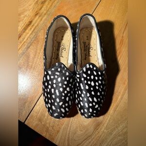 NWT Kare Kare Sabah Women's Flats Size 40